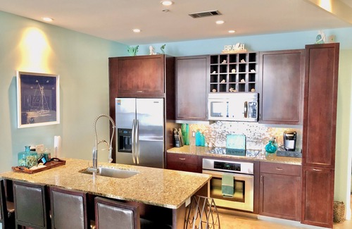 Galveston Condo | Summertime Island time - Diamond Solitaire - Penthouse Beachfront Resort Condo