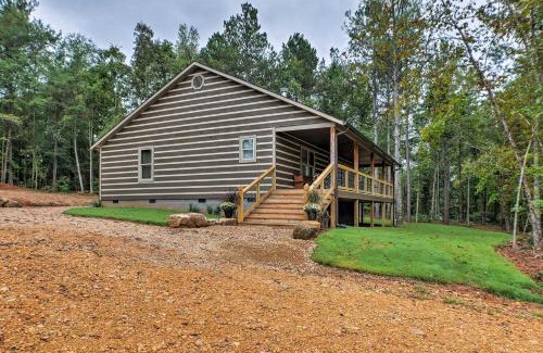 Summerville House | Summerville Getaway with Deck and On-Site Creek!