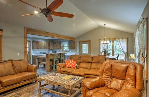 Summerville House | Summerville Getaway with Deck and On-Site Creek!