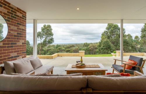 Yallingup Siding House | Summerville Treetops - A Stunning Valley Retreat