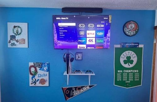 Lanark House | Summit Boy Scout. Winter place. Highway 77. 64 min. Gameroom.kids fun