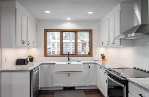 Warrior's Mark House | Summit Haven Home: Hot Tub, Stylish New Remodel