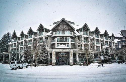 Village North Hotel | Summit Lodge Boutique Hotel by Paradox