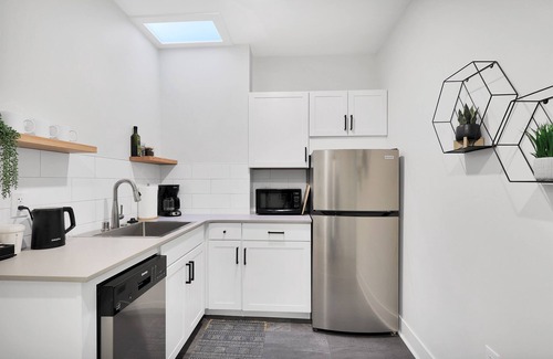 Mount Shasta Hotel | Summit Lofts + Kitchenette, Mt Shasta #206