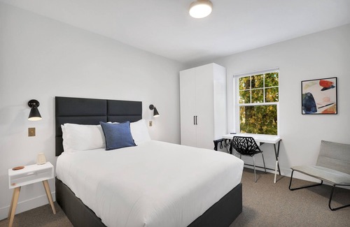 Mount Shasta Hotel | Summit Lofts + Kitchenette, Mt Shasta #206