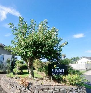 Tauranga Hotel | Summit Motor Lodge