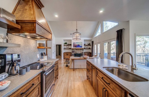 Big Canoe House | Summit Oaks Manor | Big Canoe Community