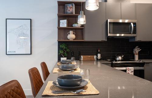 Revelstoke House | Summit Place - Condo With Mountain Views