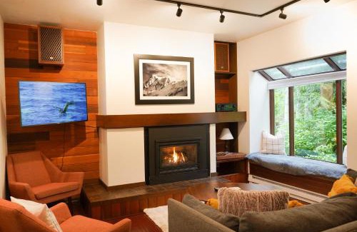 Glacier House | Summit Suite