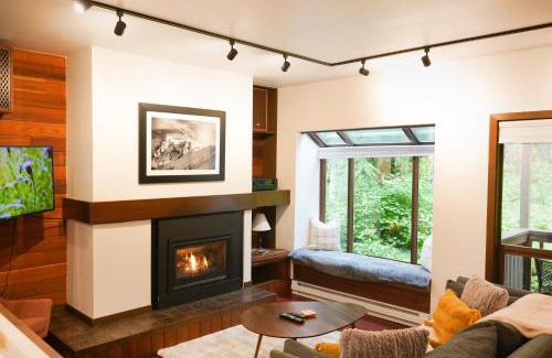 Glacier House | Summit Suite