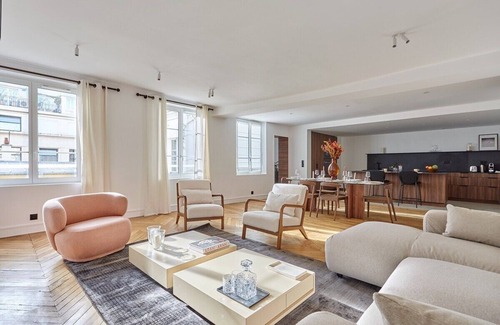 Vivienne Apartment | Sumptuous Palais Royal/Bourse flat