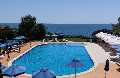 Kavarna Apartment | SUN AND FLOWERS APARTMENTS in front of the sea