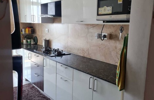 Bullawala Apartment | Sun and Mountain