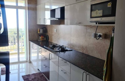 Bullawala Apartment | Sun and Mountain