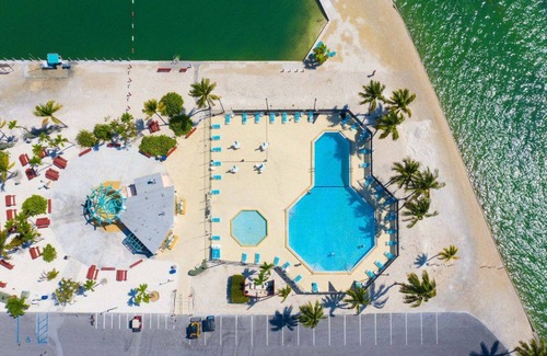 Cudjoe Key House | Sun Bake @ Sponge Cake, 64' Sea Wall,