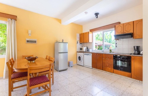 Polis Villa | Sun Beach Villa Thio