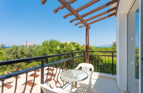 Polis Villa | Sun Beach Villa Thio Large Private Pool Walk to Beach A C Wifi Car Not Required - 2840