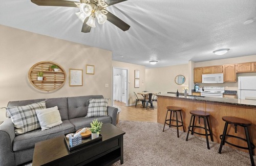 West Des Moines Apartment | Sun Deck | Pool | Gym | and More!