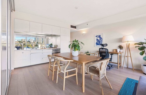 Darlinghurst Apartment | Sun Drenched Apartment in Darlinghurst