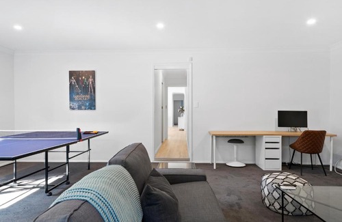 Bateau Bay House | SUN DRENCHED HOME AWAY FROM HOME / BATEAU BAY