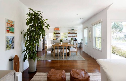 Mar Vista House | Sun-Drenched Spanish Manor Home in Mar Vista