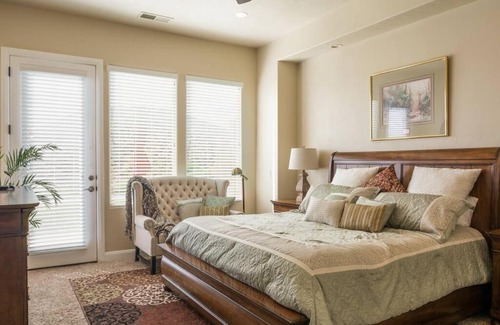 Washington House | Sun-e-Scape- Relax in the Desert! Large Wrap Around Patio! Relax & Enjoy!