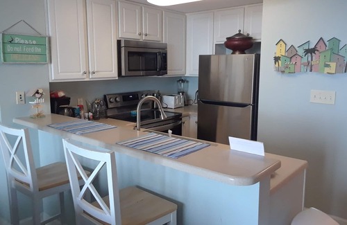 Lower Grand Lagoon Condo | 😎 Sun, Fun, Beach and Sand😎 FREE Beach Chairs! 3 pay is available