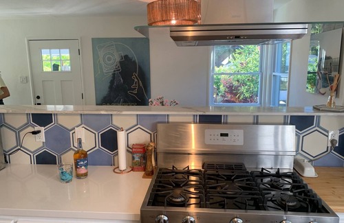 San Anselmo House | Sun Fun San Anselmo Pool Bungalow 4BR Sleeps 8
