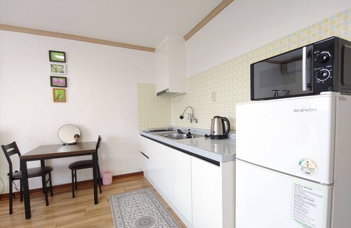Seongsan House | Sun Gallery Pension