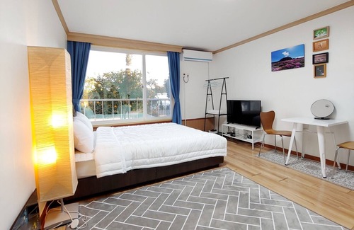 Seongsan House | Sun Gallery Pension