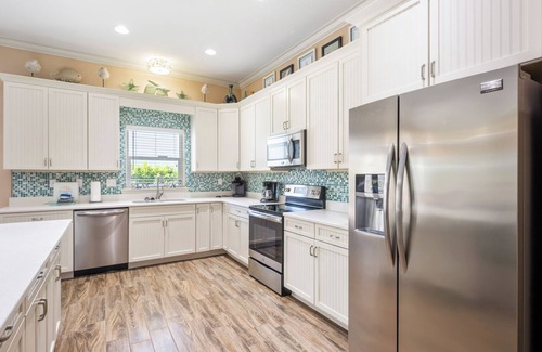 Fort Walton Beach - Destin House | Sun Kiss'd: Private Pool, Free Golf Cart, 3 Minutes to Beach
