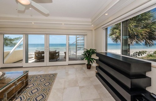 Sunset Beach House | Sun Kissed Beach House Home