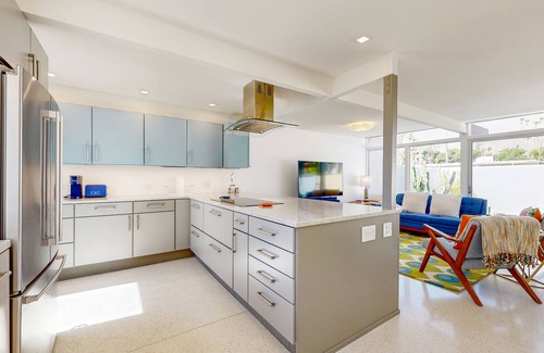 Racquet Club Estates Condo | Sun-kissed serenity- Your dog friendly retreat in Palm Springs