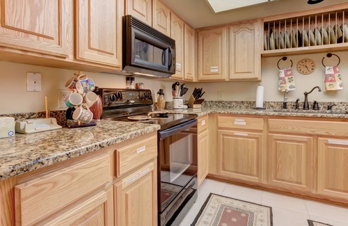 Cottonwood House | Sun Lakes Resort , 3 Bed, 3 Bath in Cottonwood CC. Back patio on the golf course