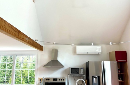 Freeport Cottage | Sun-lit, 2 Bedroom Guest cottage on 27 Acres in Freeport