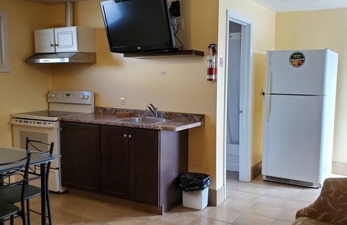 Leamington Hotel | Sun Parlor Motel