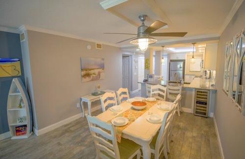 Holmes Beach Condo | Sun Plaza West 105 - Two Bedroom condo, Sleeps 6- on the beach