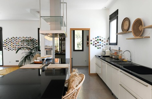 Aubais Villa | Sun, relaxation, heated pool, air conditioning in a garrigue setting