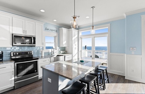 Long Beach House | Sun Salutation/325 E. Beach Drive - Coastal Vacation Resorts