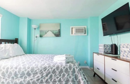 Jamaica Beach House | Sun & Sand awaits! 3/1.5 house, Sleeps 9!