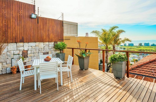 Green Point Apartment | Sun & Sea in a Gorgeous, Green Hideout on the Atlantic Seaboard