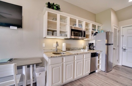 Rosemary Beach Condo | "Sun Seeker 30A" #400 Studio Sleeps 3