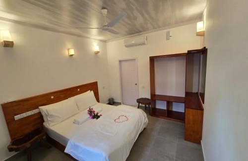 Thulusdhoo Island House | Sun & Surf