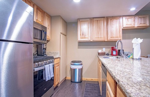 Ketchum Condo | Sun Valley #113-Hot Tub, Pool, Spa, Common Game Room, 10 minute Walk to Town & Lifts