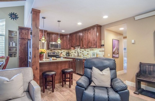 Ketchum Condo | Sun Valley Family Getaway! #140-Hot Tub, Pool, Spa, 10 minute Walk to Town & Lifts