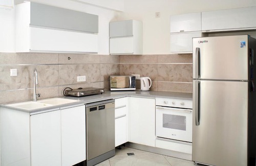 Kiryat Shmuel Apartment | Sun, view and comfort in JLM