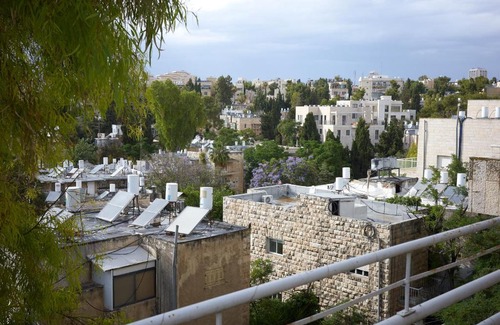 Kiryat Shmuel Apartment | Sun, view and comfort in JLM