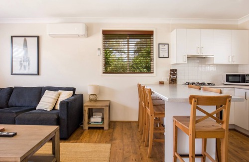 Culburra Beach House | Sunbaker Pet Friendly Awards Finalist 4 Mins Walk to Culburra Beach