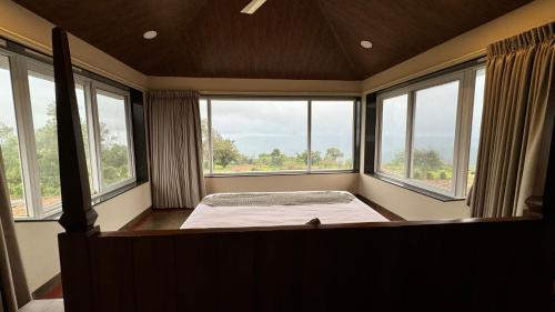 Mahabaleshwar Ski Chalet | Sunberry Farms