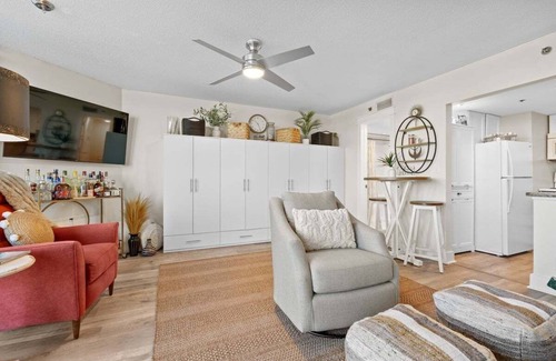 Panama City Beach Condo | Sunbird 110W 1 BR 1 BA - Free Beach Chairs